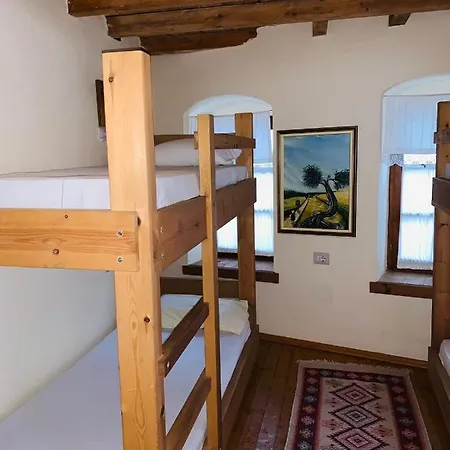 Ostello And Val-mar Gjirokastër