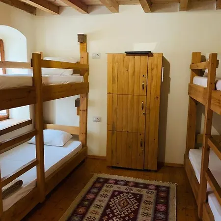 Vandrerhjem And Val-mar *