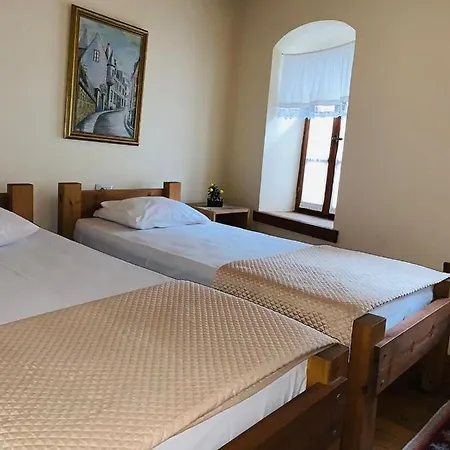 And Val-mar Hostel