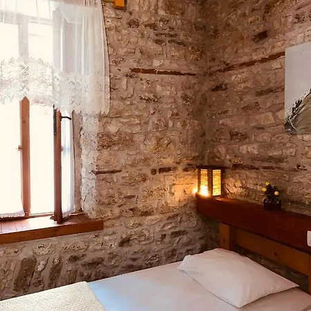 And Val-mar Hostel