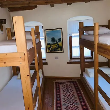 Hostel And Val-mar *