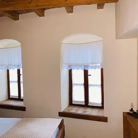 Guest House&hostel Val-mar Hostel Gjirokastër