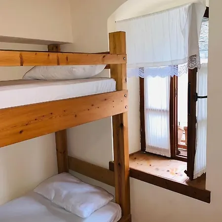 Hostel And Val-mar *