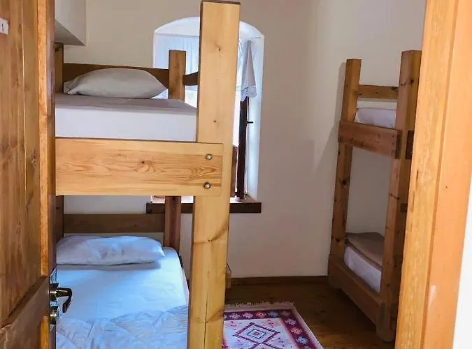 Hostel Guest House&hostel Val-mar Gjirokastër